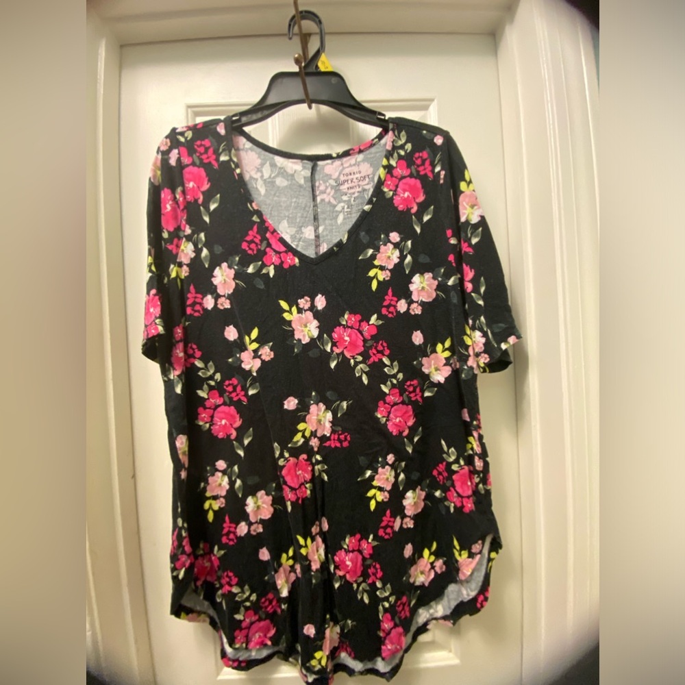 Torrid Super Soft Bright Floral Top